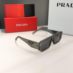 Alternative view of Prada