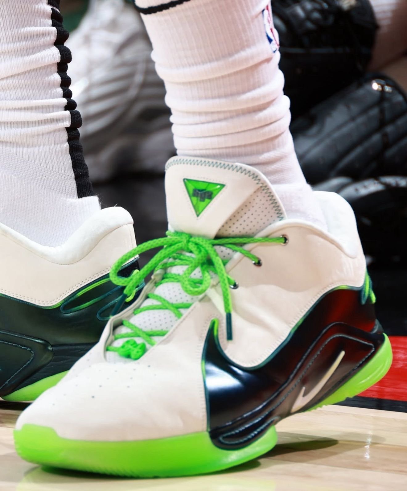 NIK.E LEBRON 22 JAMES GAME 2025 - Image 3
