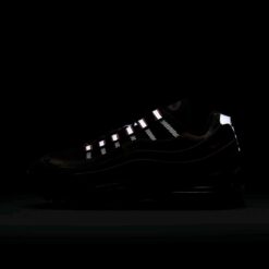 Alternative view of nikee airmax 95 black orange 357