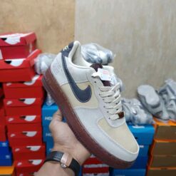 Alternative view of nikee airforce 1 low coffee 368