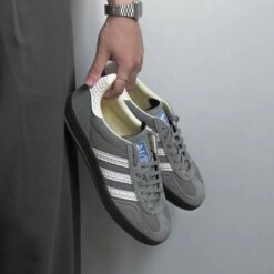 Alternative view of ADIDA.S GAZELLE GREY WOLF