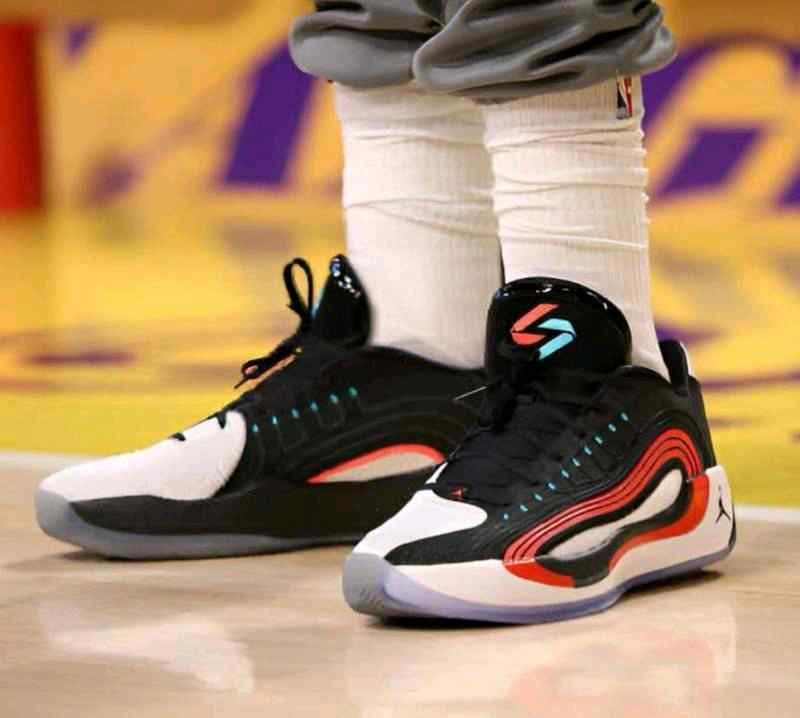 Nikee Air Jordan Luka 4 BLOODLINE