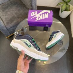 Alternative view of Nik e sb air max ishod white green