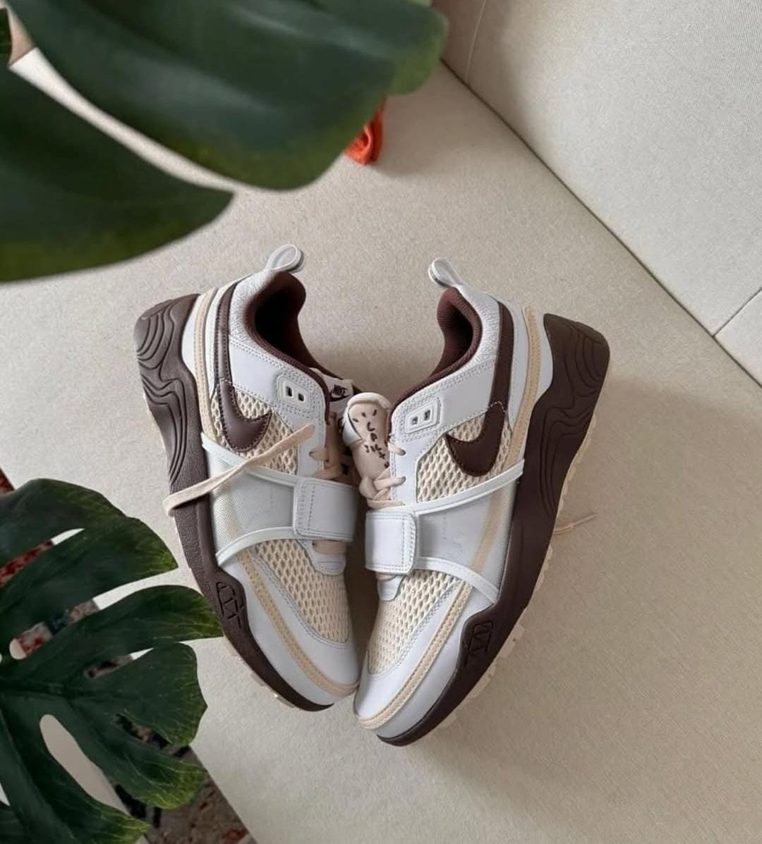 Zoom Field X Travis Scott Light Chocolate Sneaker - Image 4