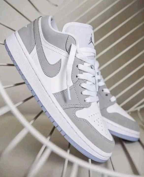 Nikee air jordan retro 1 low wolf grey