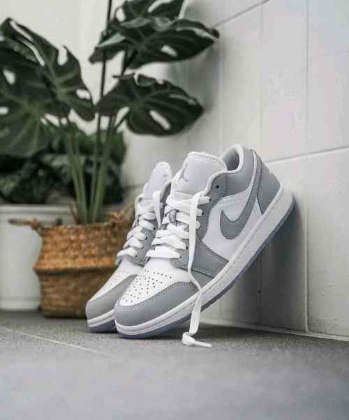 Nikee air jordan retro 1 low wolf grey - Image 7