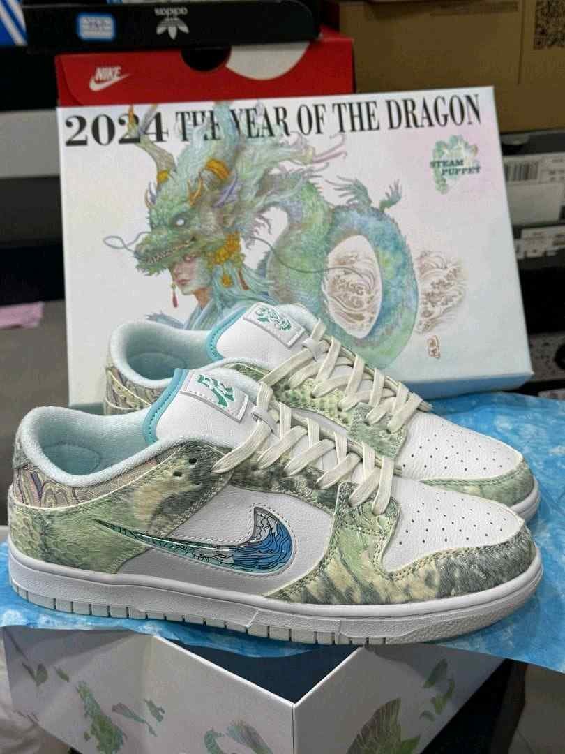 Nik e SB Dunk Low Year Of The Dragon Steam Puppet