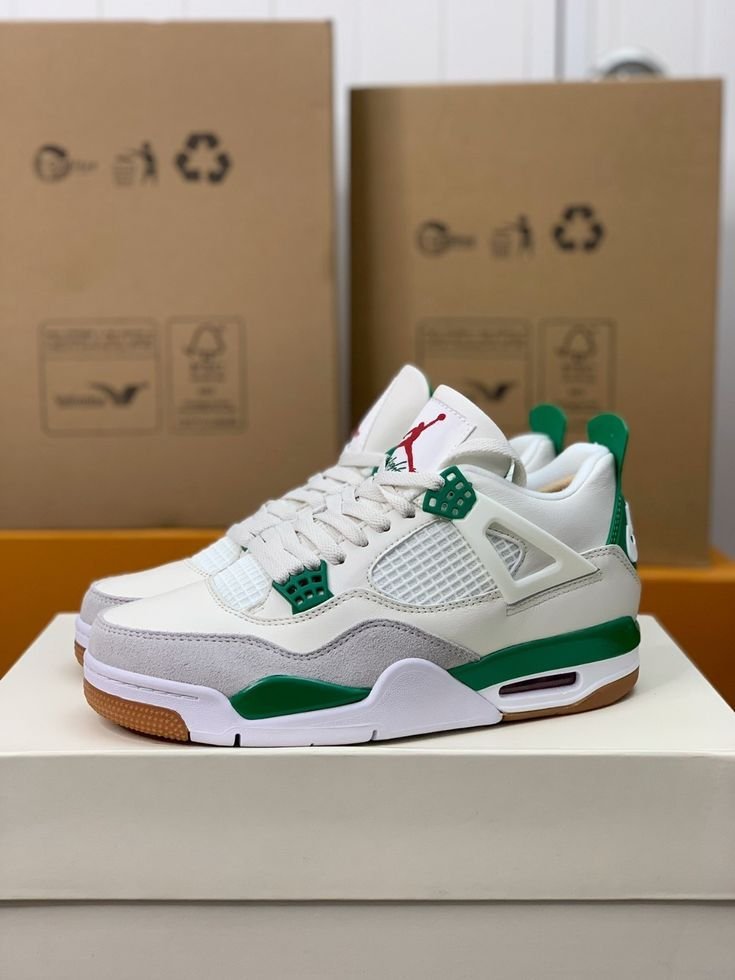 SB x Air Jordan 4 Retro SP Pine Green - Image 2