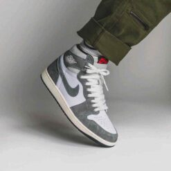 Alternative view of Nik e Air Jordan 1 High Washed Black SEMI UA (079