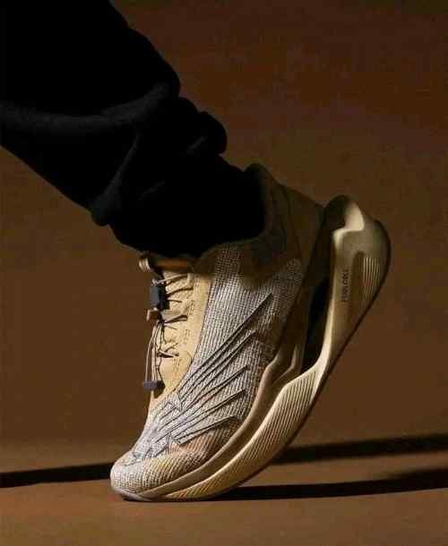 new balancee Fuel Cell Stone Island Tokyo - Image 3