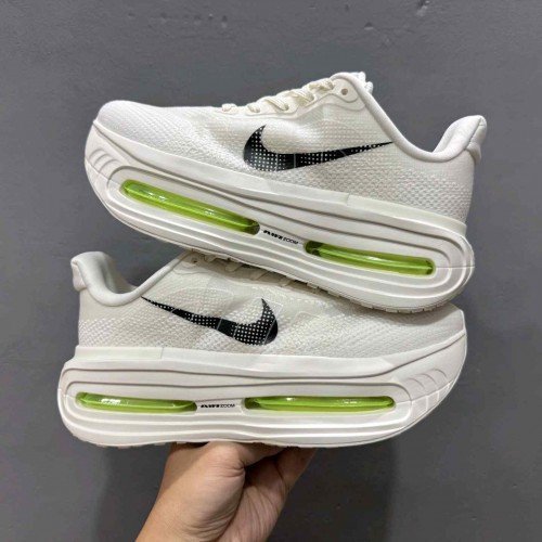 Vomero Premiume white green
