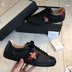 Guccii black leather ace embroidered bee low 406