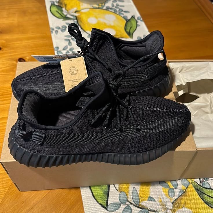 Yeezy Boost 350 V2 Onyx With All Accessories and Top Quality - Image 3