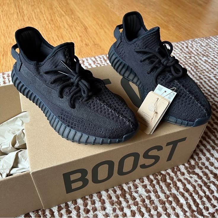 Yeezy Boost 350 V2 Onyx With All Accessories and Top Quality - Image 2