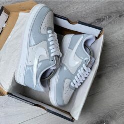 Alternative view of Nikee Air Force 1 07 Lv8 Wolf Grey