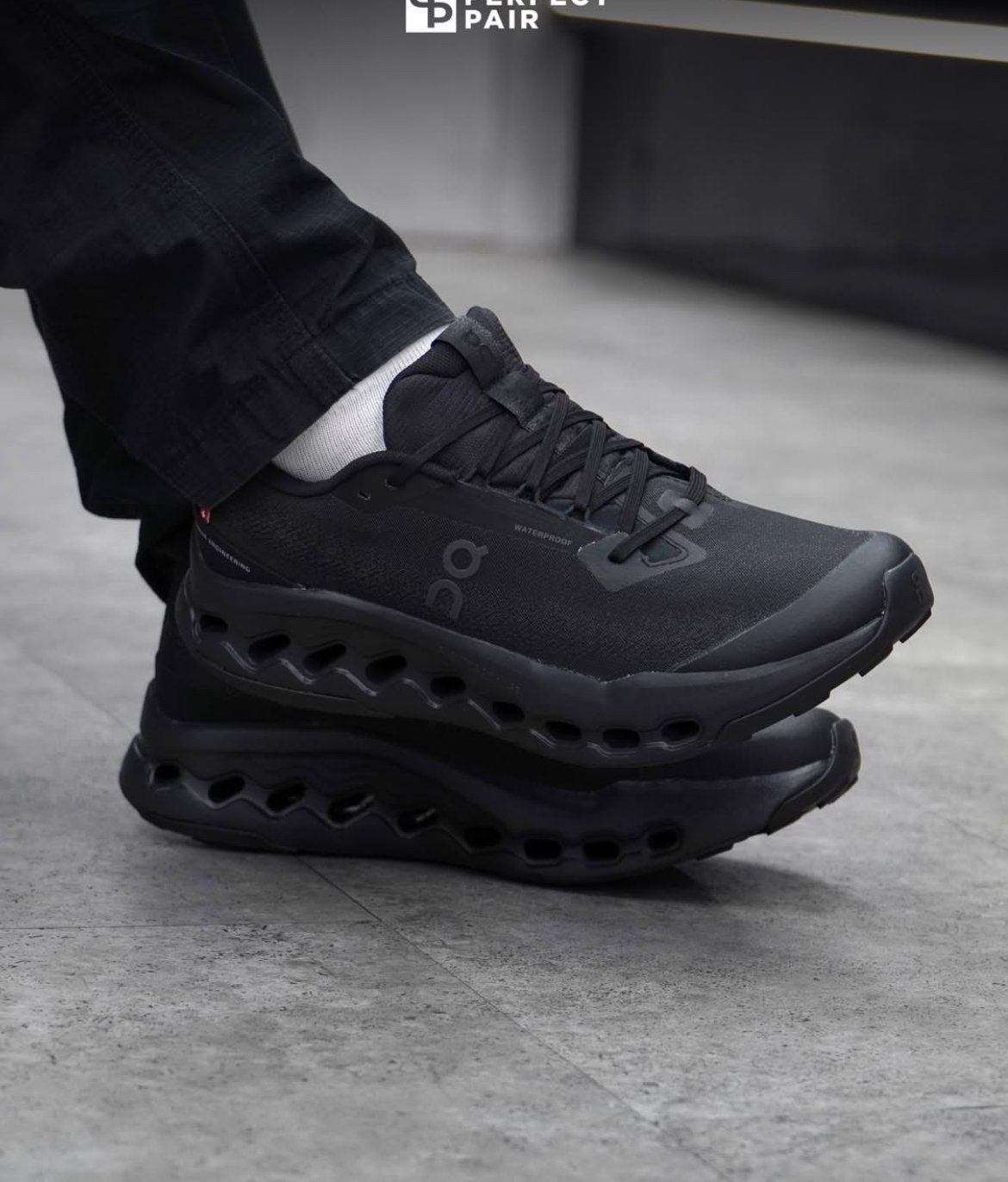 On CloudSurfer Trail 2 Waterproof All Black - Image 4