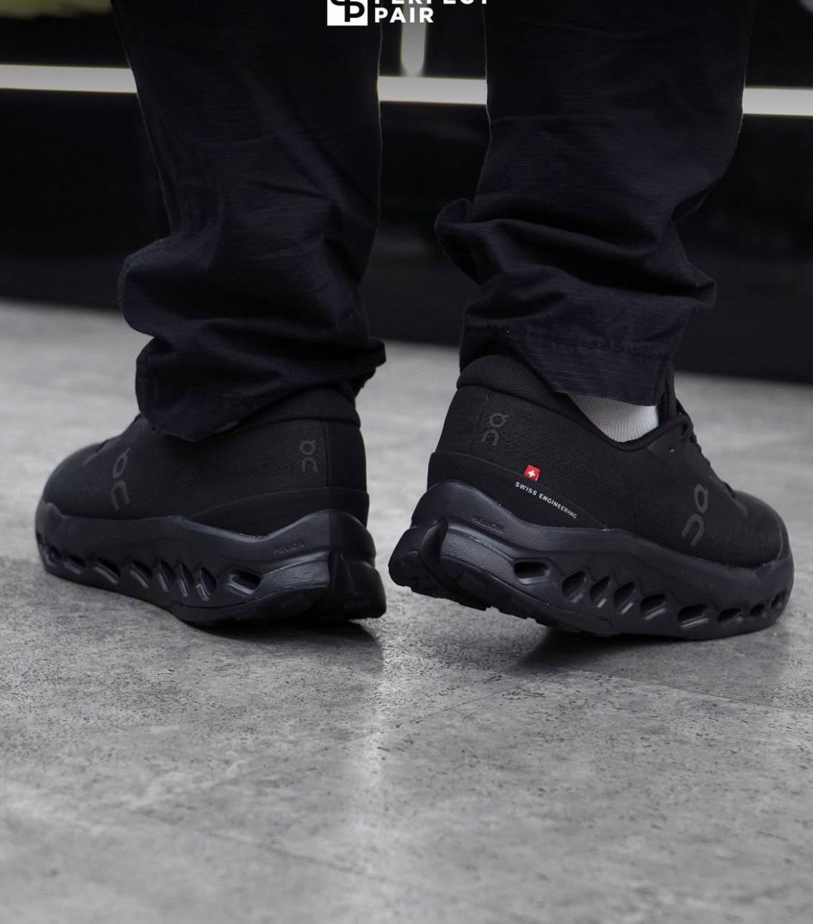 On CloudSurfer Trail 2 Waterproof All Black - Image 3