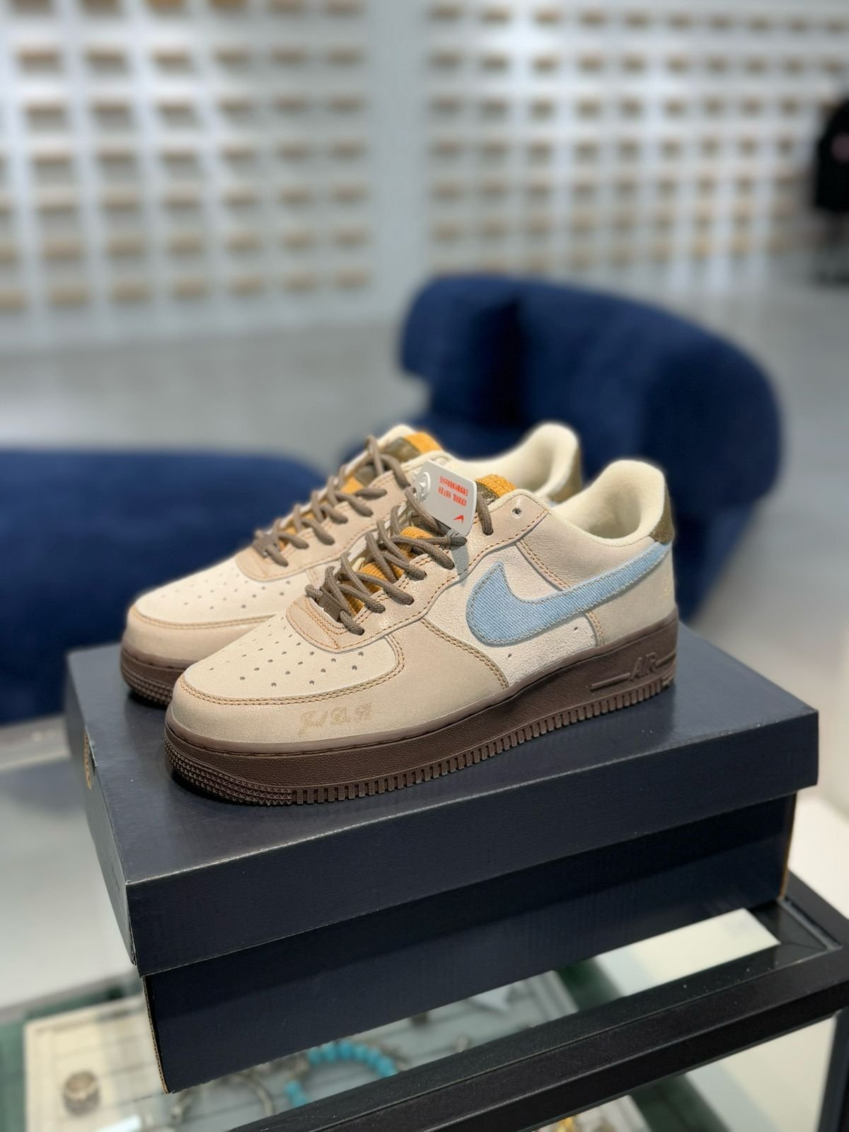 NIK.E AIRFORCE 1 LOW LOVE AND PEACE - Image 6