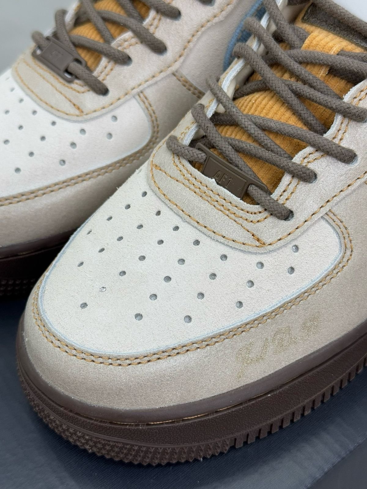 NIK.E AIRFORCE 1 LOW LOVE AND PEACE - Image 3