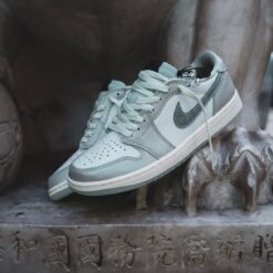NIK.E AIR JORDAN 1 LOW YEAR OF THE SNAKE2025