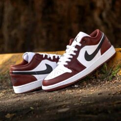 NIK EE AIR JORDAN 1 LOW SE DARK PONY