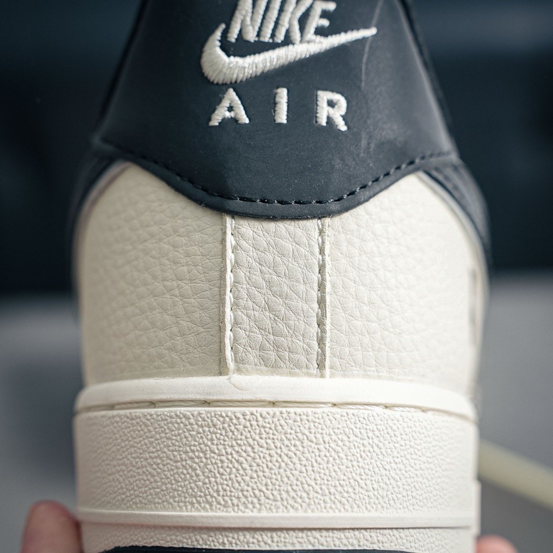 Nik.e Air force 1 07 Low Violent Bear Joint Linen Beige Black - Image 4