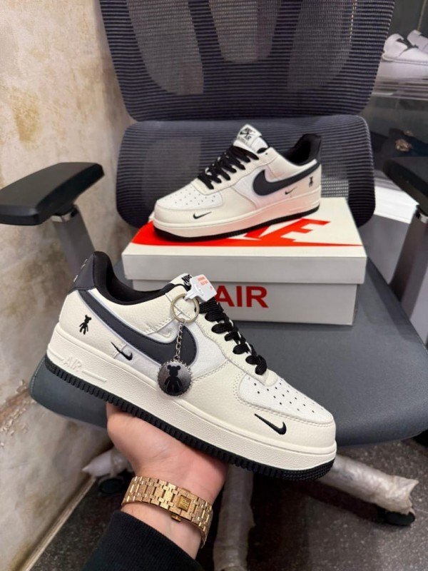 Nik.e Air force 1 07 Low Violent Bear Joint Linen Beige Black - Image 2