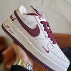 Alternative view of Nik ee air force 1keep fresh