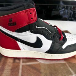 Alternative view of Nik ee Air Jordan 1 High Og Black Toe Reimagined