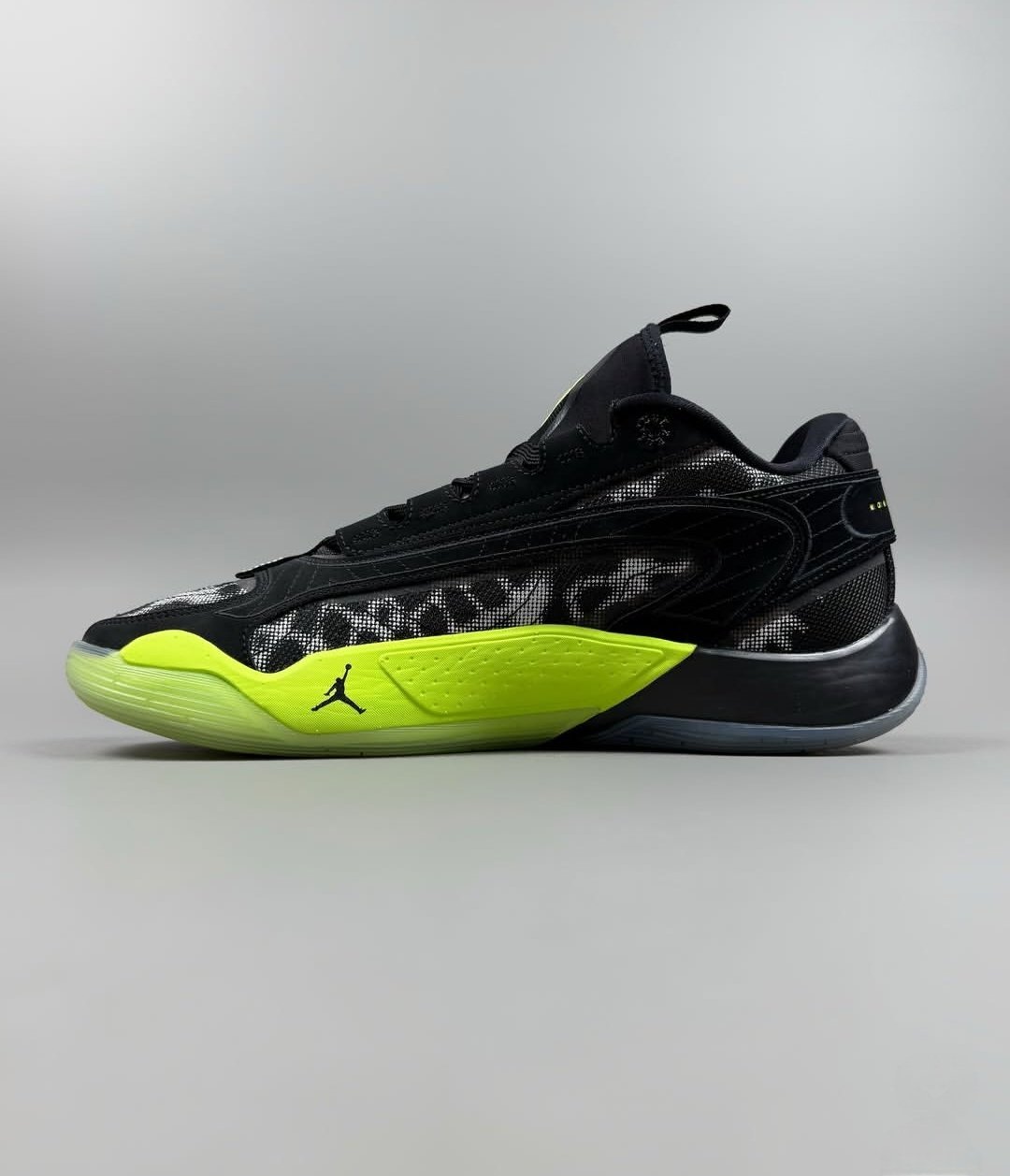 NIK.E JORDAN 2 LUKA BLACK VOLT GS - Image 7