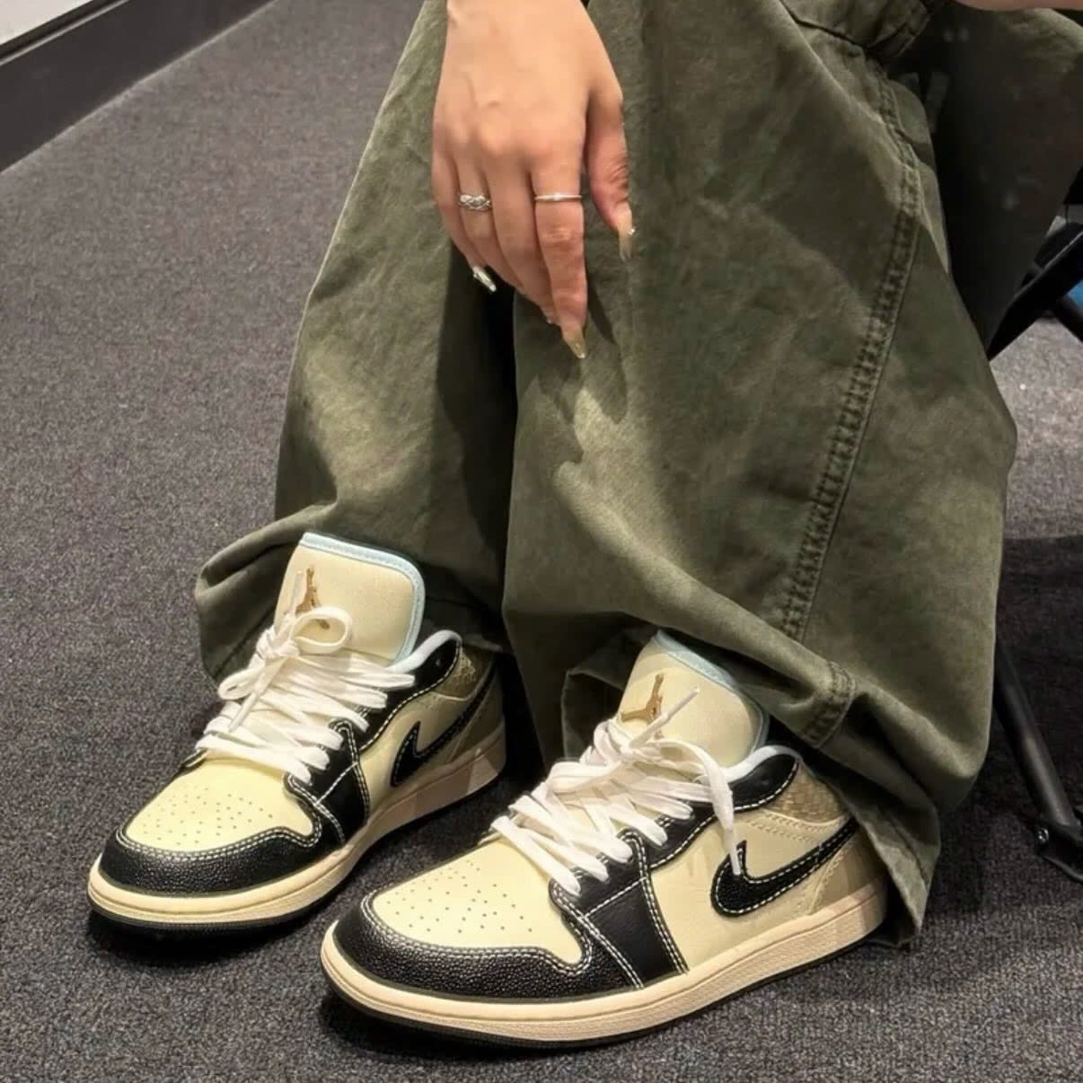 Air Jordan 1 Low SE Coconut Milk Black Muslin - Image 7