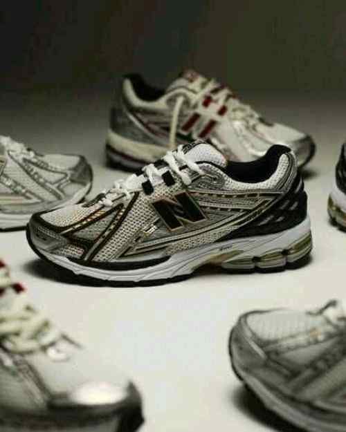 NewBalance 1906R Metallic Gold - Image 4