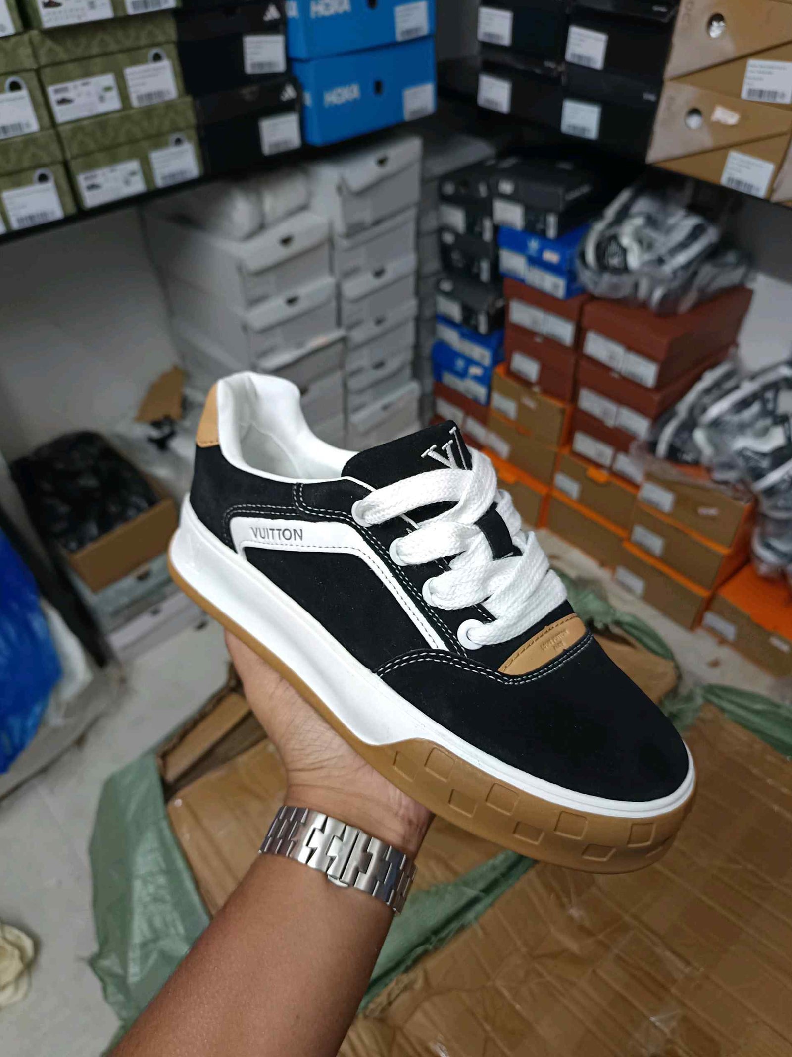 louiss vuitton skate sneaker UA 453 - Image 2