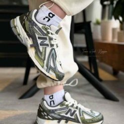 Alternative view of Neww balance 1906 T-Beam Green 469