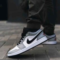 Alternative view of Nikee Air Jordan Retro 1 Low Light Smoke Grey