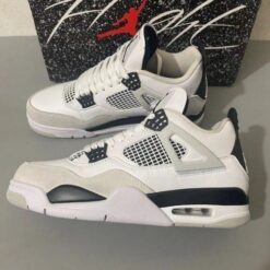 Alternative view of Jordan Retro 4 Military Black Surplus Semi UA