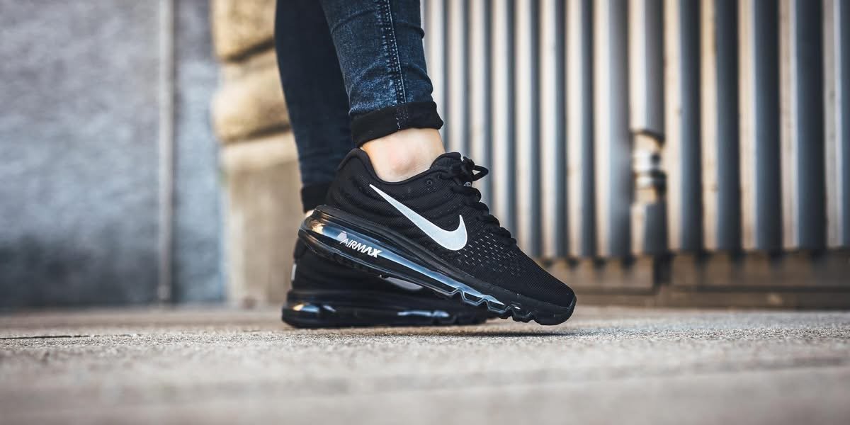 Nik.e Air Max 2017 running shoes black