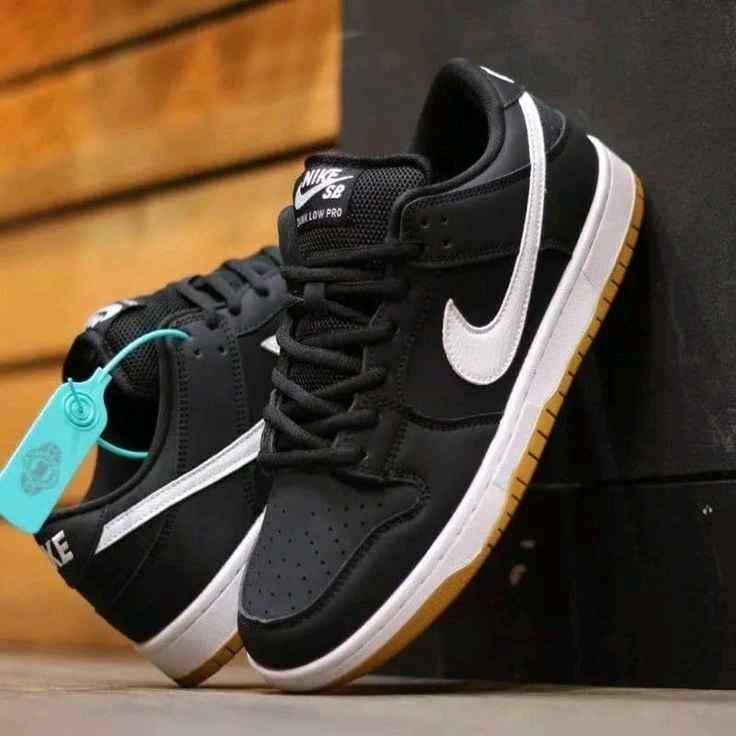 Nikee SB Dunk Low Pro Black Gum
