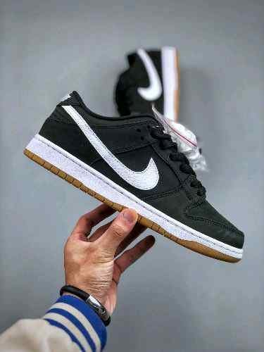 Nikee SB Dunk Low Pro Black Gum - Image 10