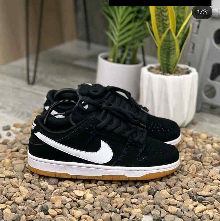 Nikee SB Dunk Low Pro Black Gum - Image 8