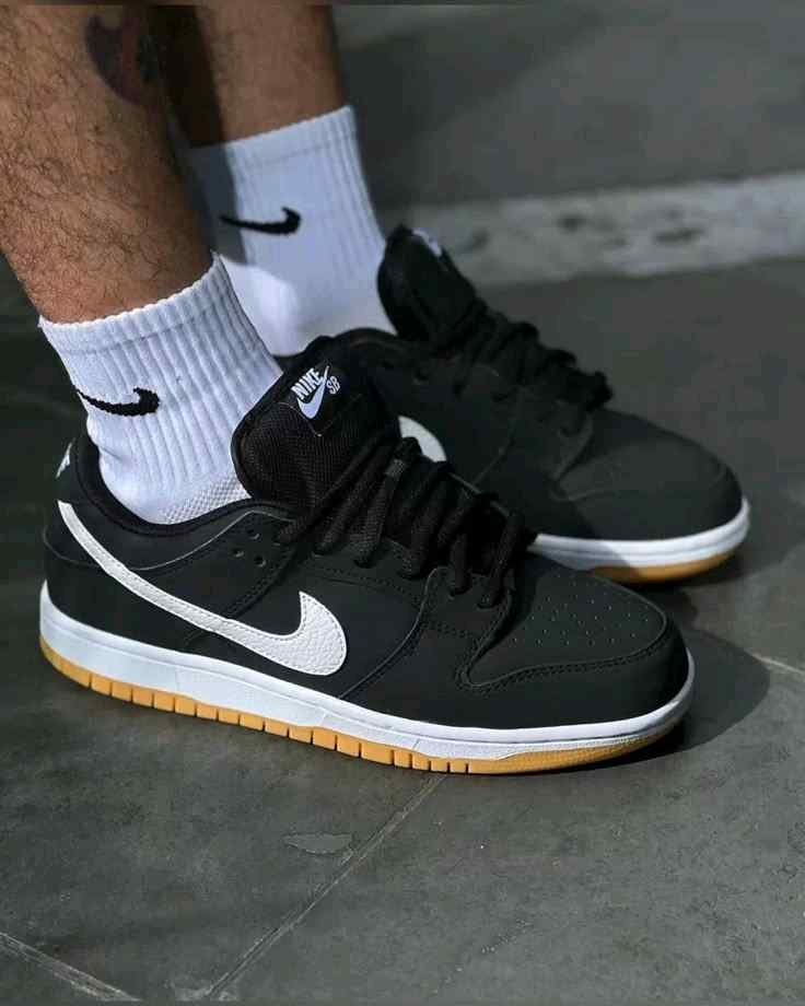 Nikee SB Dunk Low Pro Black Gum - Image 7