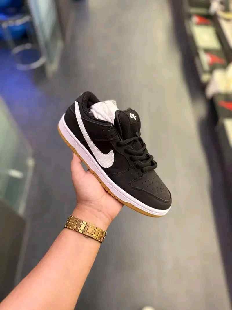 Nikee SB Dunk Low Pro Black Gum - Image 6