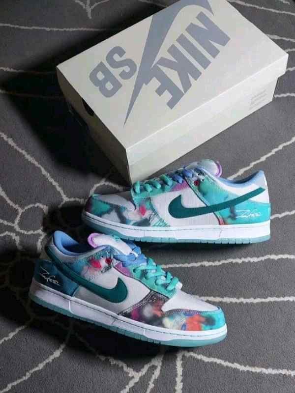 Nikee Dunk Low Sb X Futura Laboratorise - Image 4