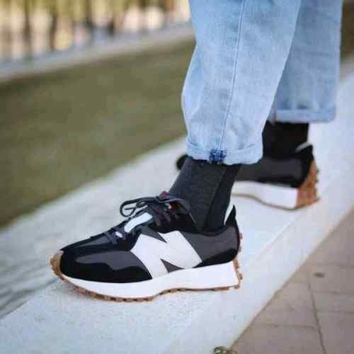 New Balanc_ee 327 Moonbeam black Gum - Image 3