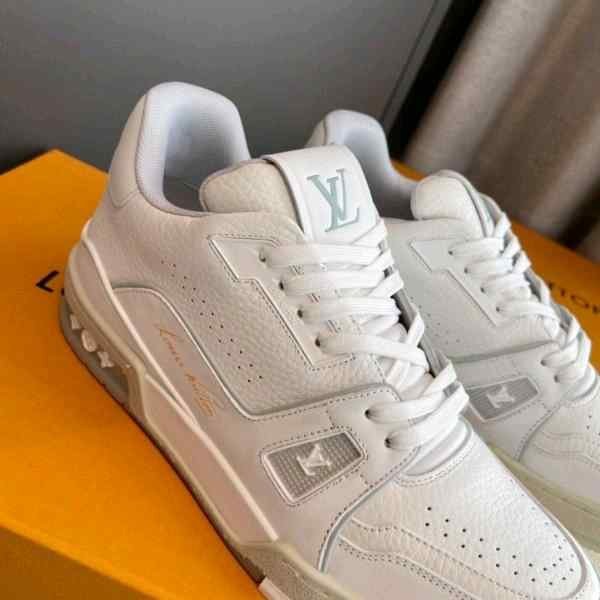 Louiis vuitton trainer sneaker white signature - Image 7