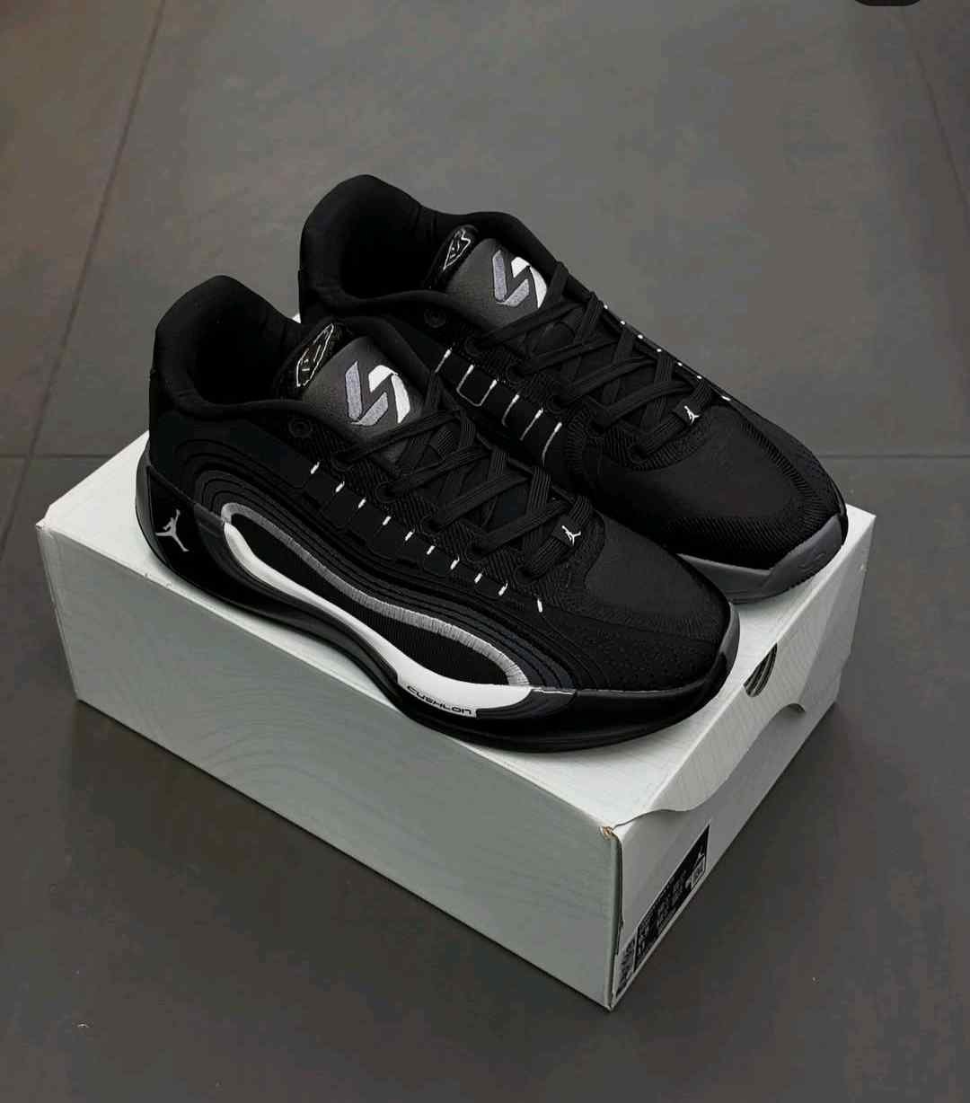 Nikee Air Jordan Luka 4 Black White