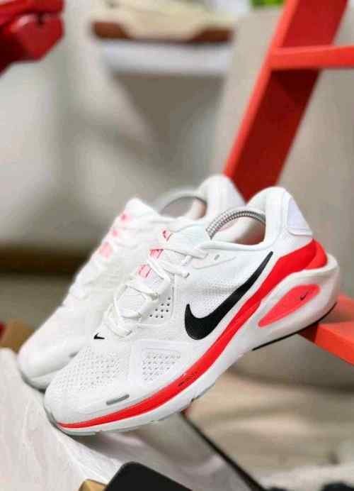 Nikee Running Structure 26 trainers White orange 500