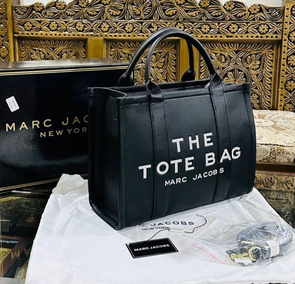 Marc Jacobs Medium The Tote Bag With OG Box & Dust Bag & Shoulder Strap (Black - 459) - Image 3