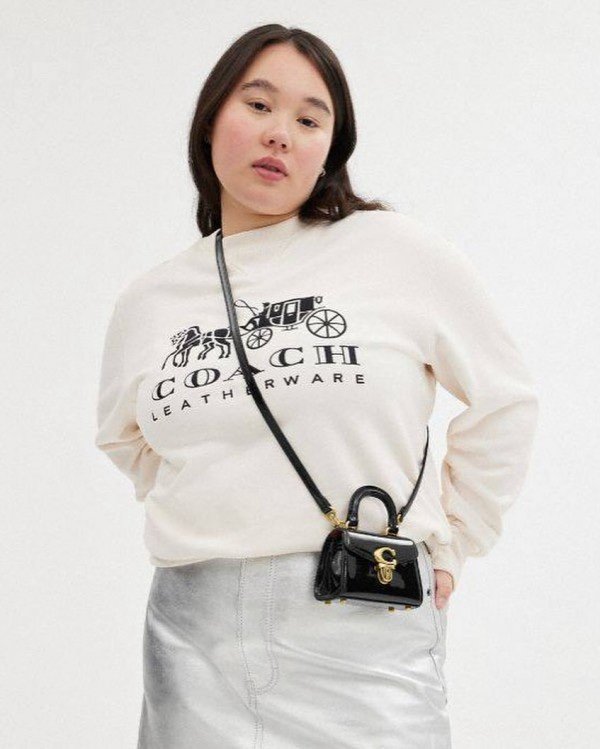 Coach Sammi Top Handle In Signature 12 Bag With OG Box & Dust Bag Black
(LB) - Image 5