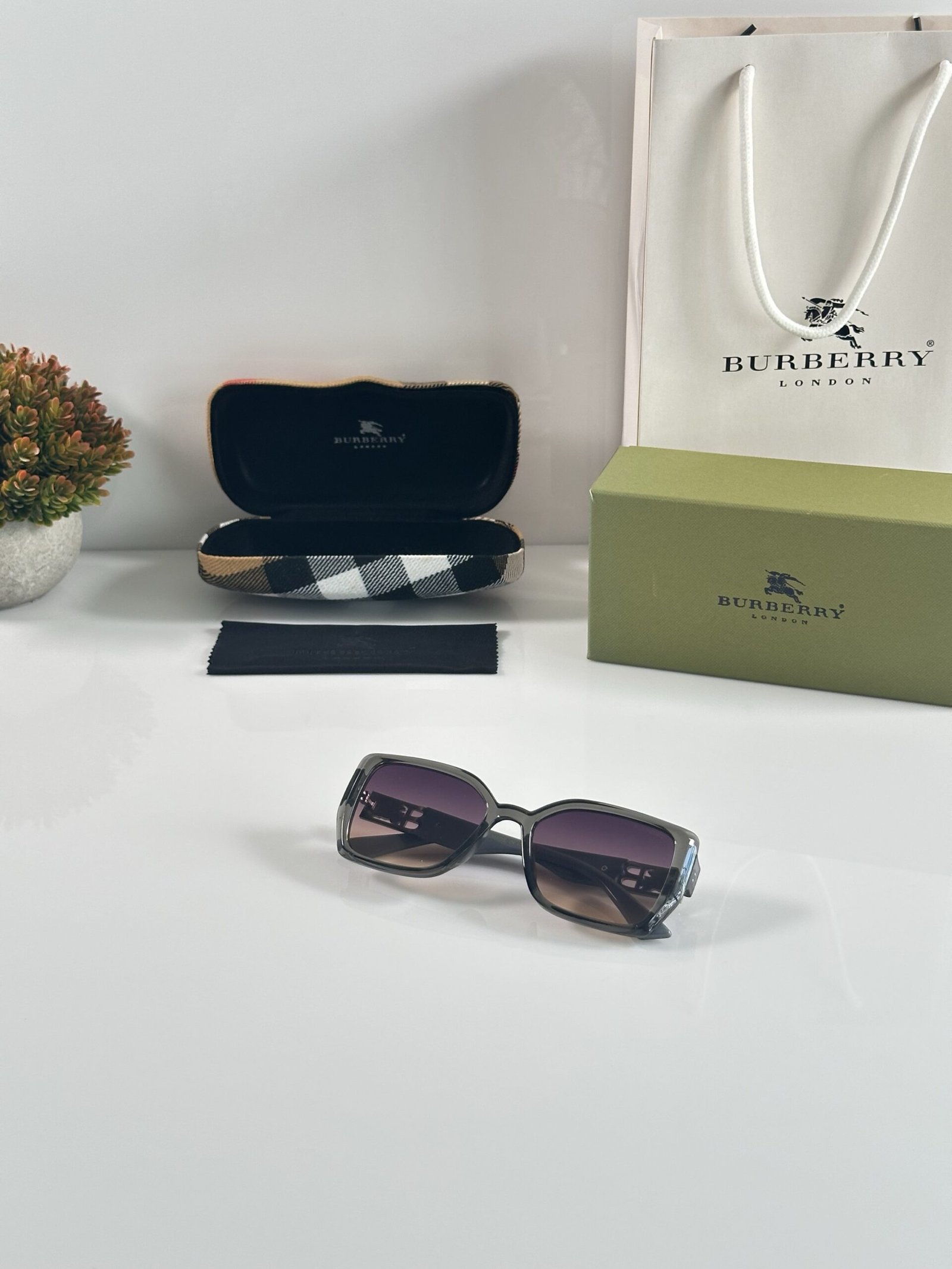 Burberry_WMNS_5509_Grey - Image 4
